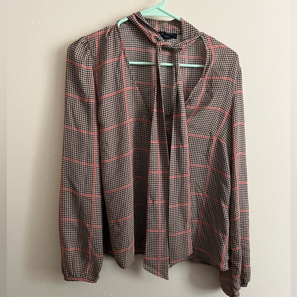 Tie Neck Houndstooth Blouse